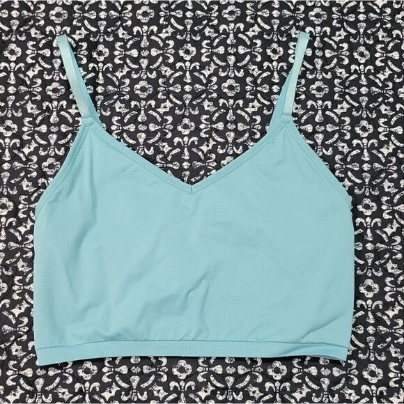 NWOT Fabletics Light Blue Athletic Sports Gym Workout Run Cropped Tank Top Bra - Picture 1 of 2